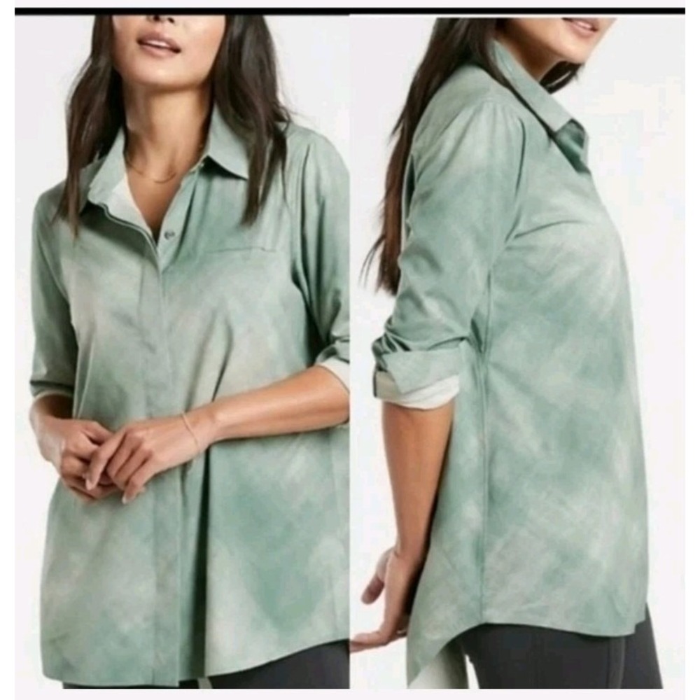 Athleta‎ Urbanite Printed Top Denali Minimalistic Green Hidden Button Plus SZ 2X